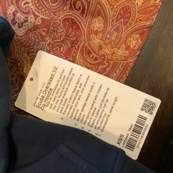 Lululemon Scuba Oversized 1/2 Zip Hoodie , true navy size XS/S, NWT, sold Out - Picture 2 of 4
